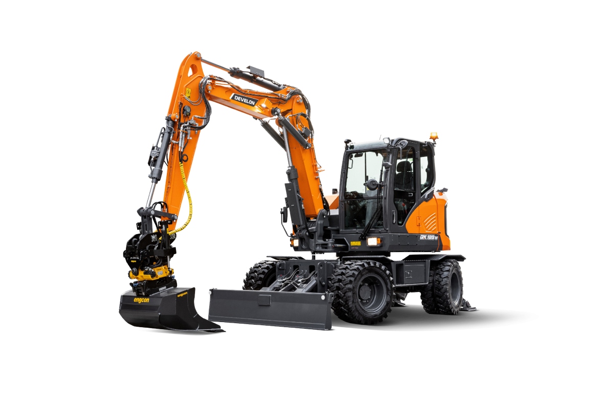 Develon DX100W-7 Wheeled Excavator for Urban Work
