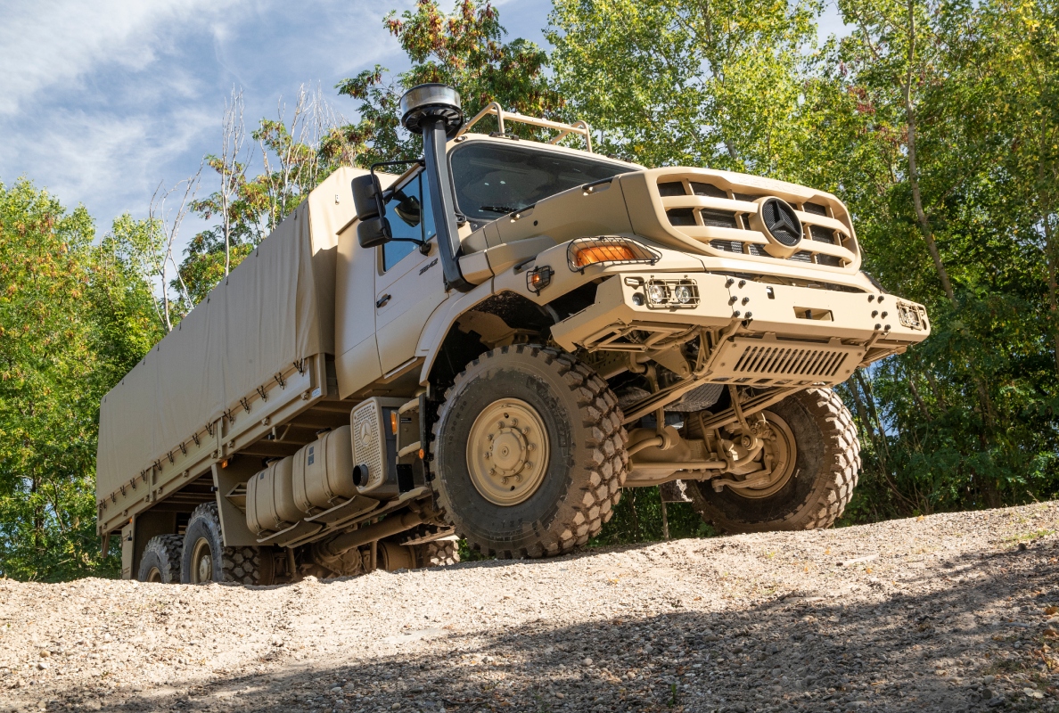 Mercedes-Benz Zetros, similar to exhibited one
