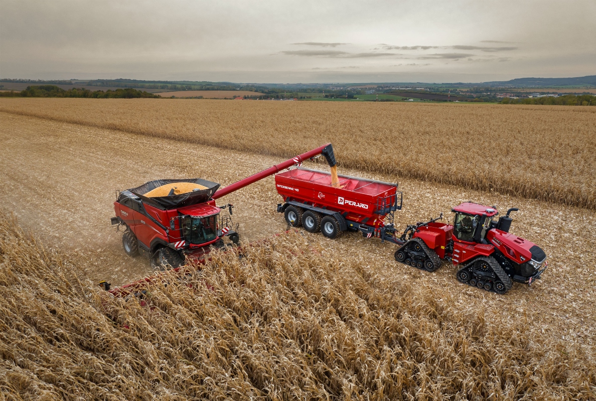 European debut for next-generation Case IH combines at EIMA: AF series takes Axial-Flow principle into new capacity class