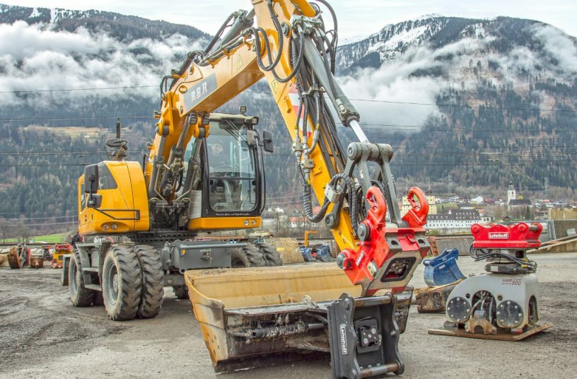 The Lehnhoff SQ 60V quick coupler provides more versatility in use. For the Reindl company from Austria, he turns their excavators into real tool carriers.