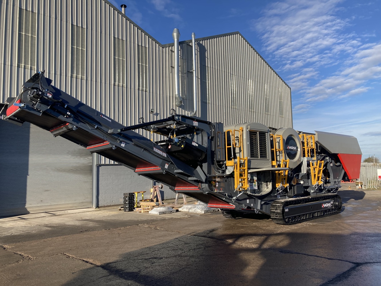 First MT120J from MAGNA Heads to Australia for Large-Scale Operations