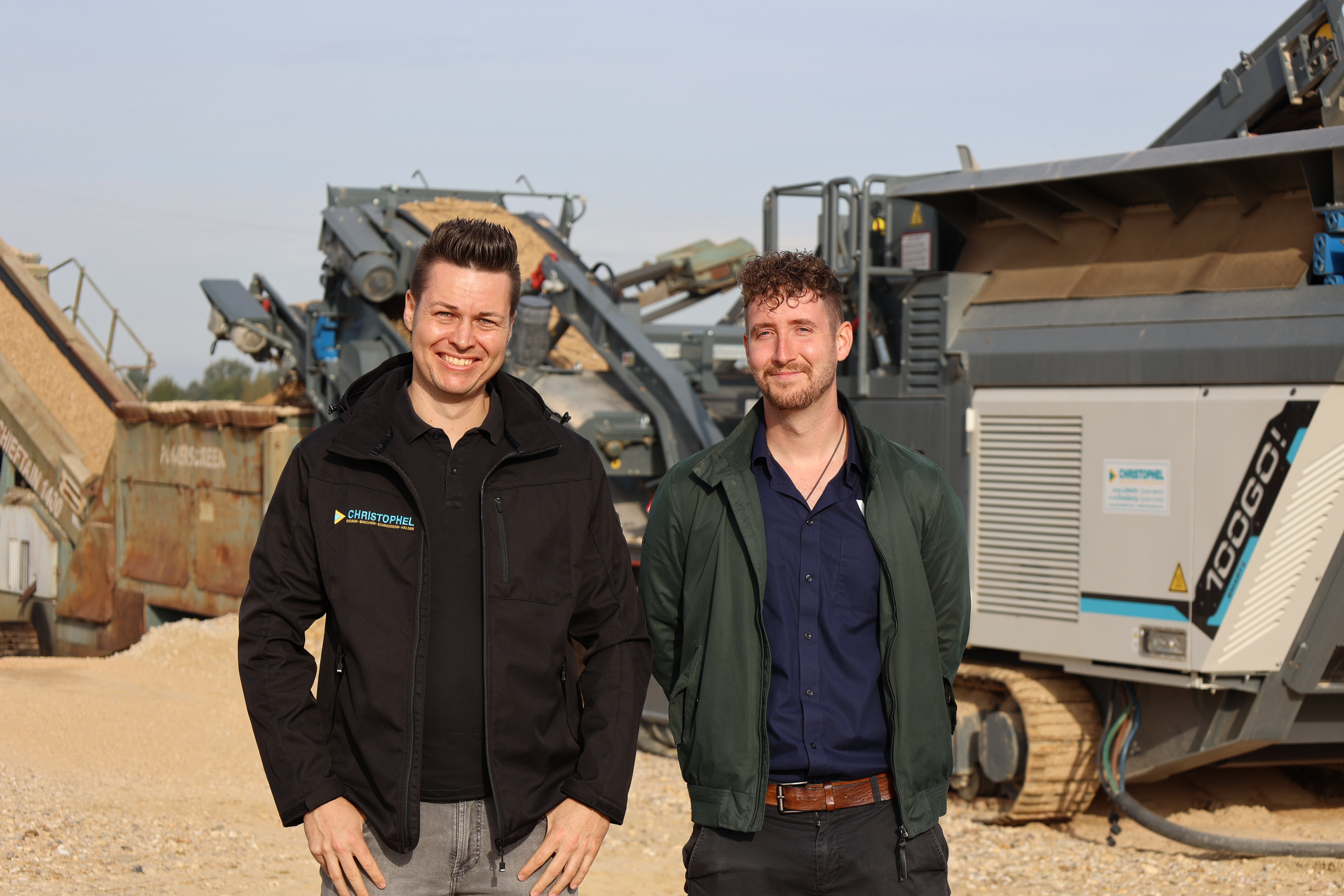 (f. l. t. r.: Chris�an Knepperges, Sales Manager of C. Christophel GmbH & Jonathan Schaﬀers, Managing Director of Welbers Kieswerke GmbH)