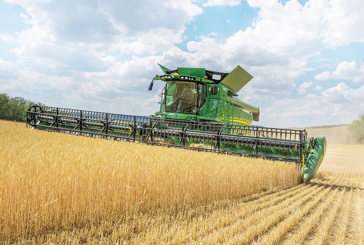 John Deere S790
