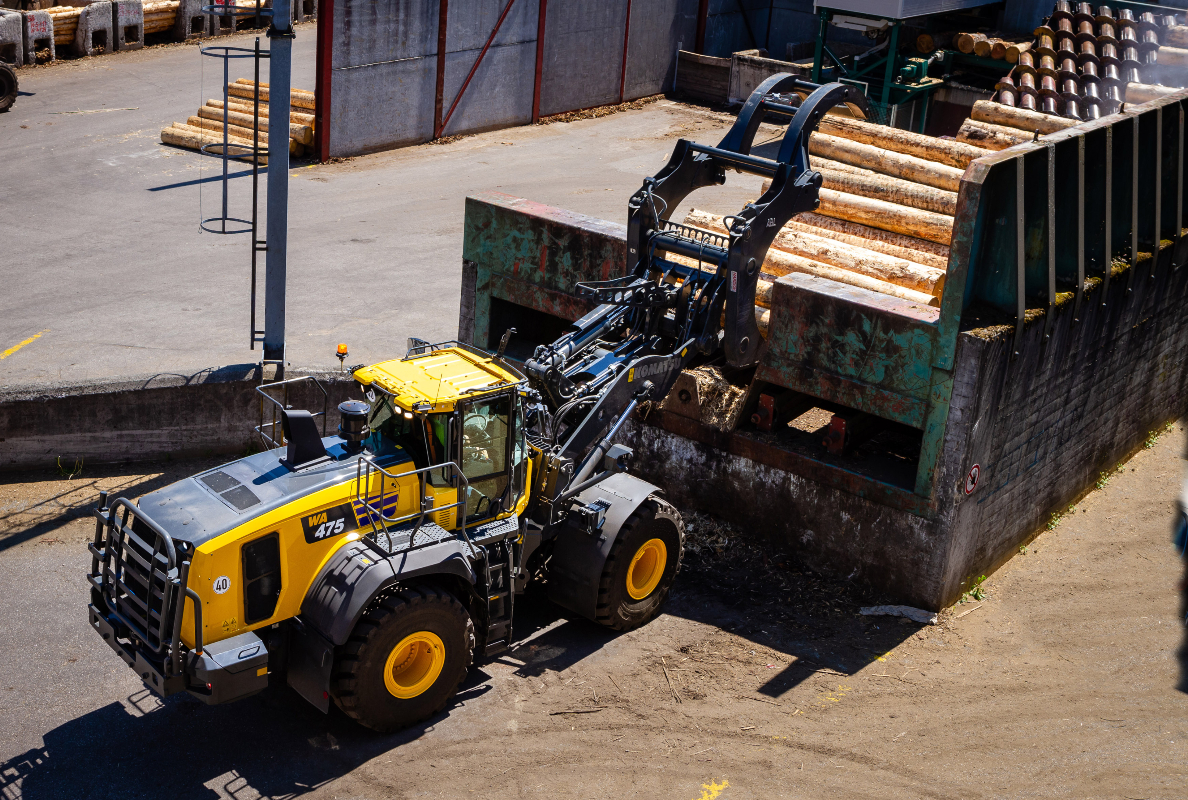 Komatsu WA475-10