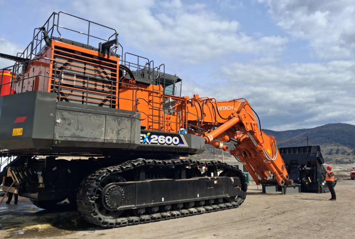 First electric Hitachi ultra-large excavator in south-east Europe modernises production and reduces emissions in Montenegro mine