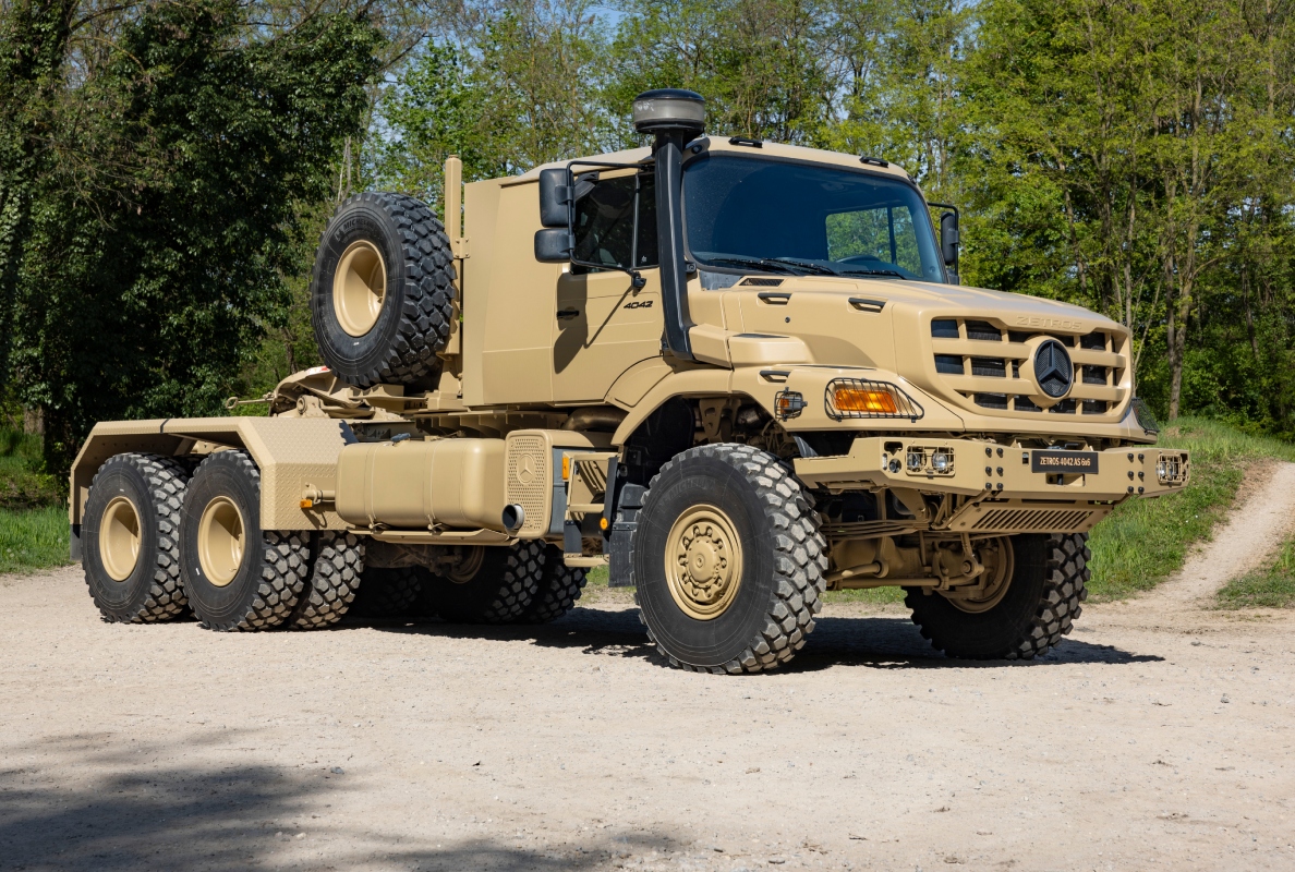 Mercedes-Benz Zetros, similar to exhibited one