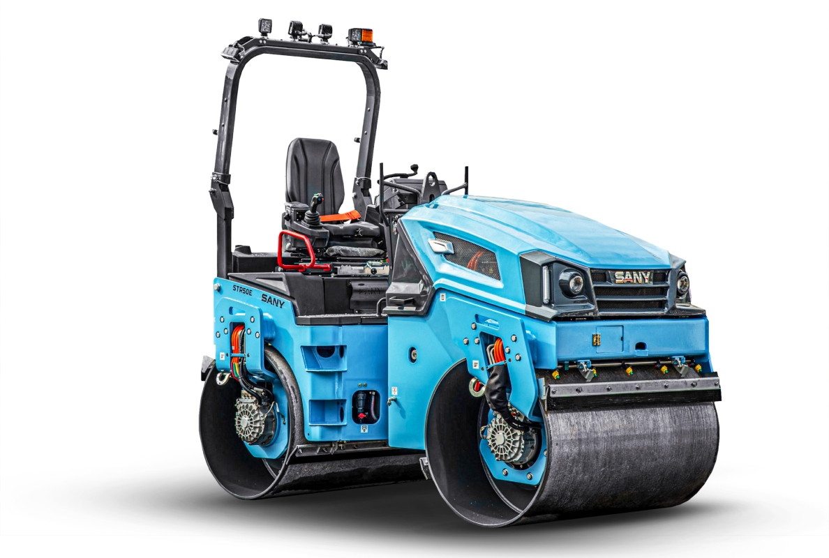 The SANY STR50 is the first electric roller in the 5-ton tandem roller segment.