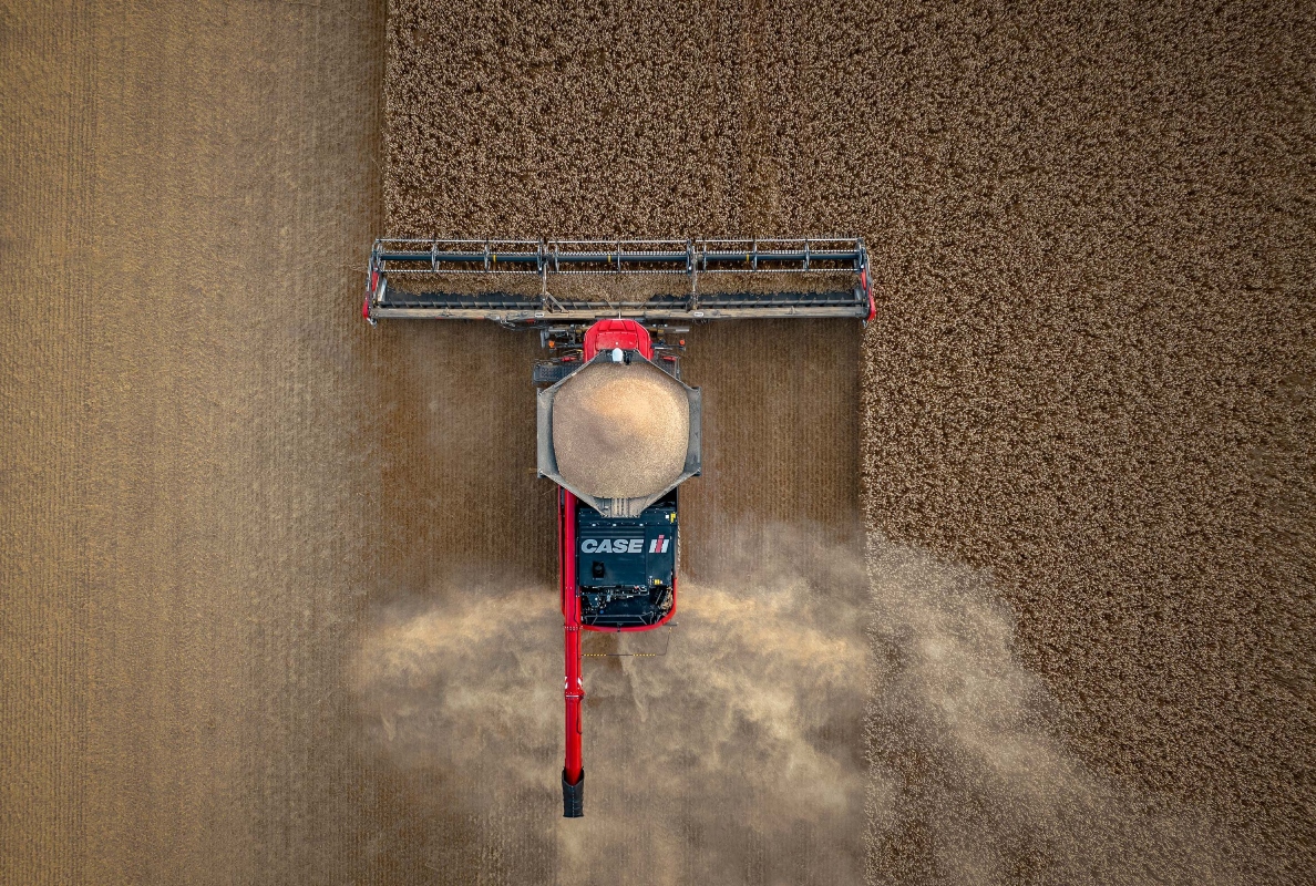 European debut for next-generation Case IH combines at EIMA: AF series takes Axial-Flow principle into new capacity class