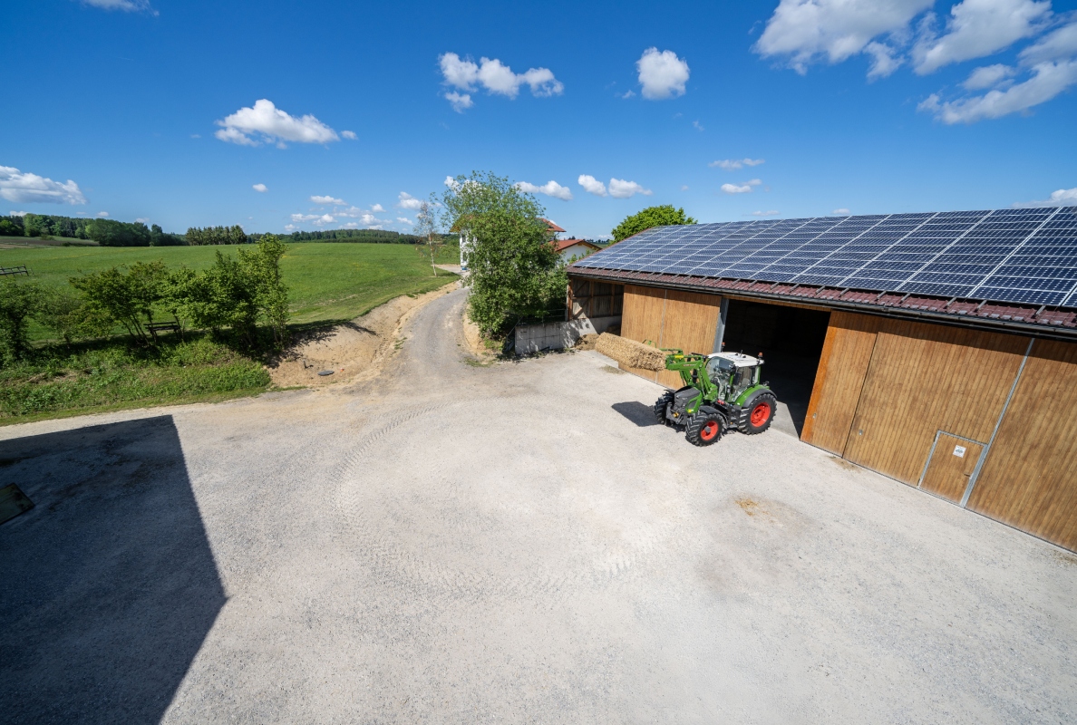 Compact tractor for professionals – the Fendt 500 Vario Gen4 series