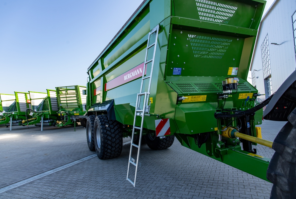 The access ladder is set at an angle for ergonomic climbing