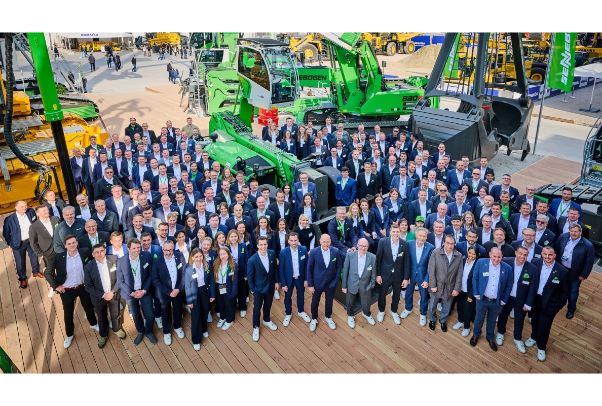 With a large, international team and a total of 10 machine exhibits from all application areas, SENNEBOGEN welcomed the many bauma trade fair visitors from all over the world.