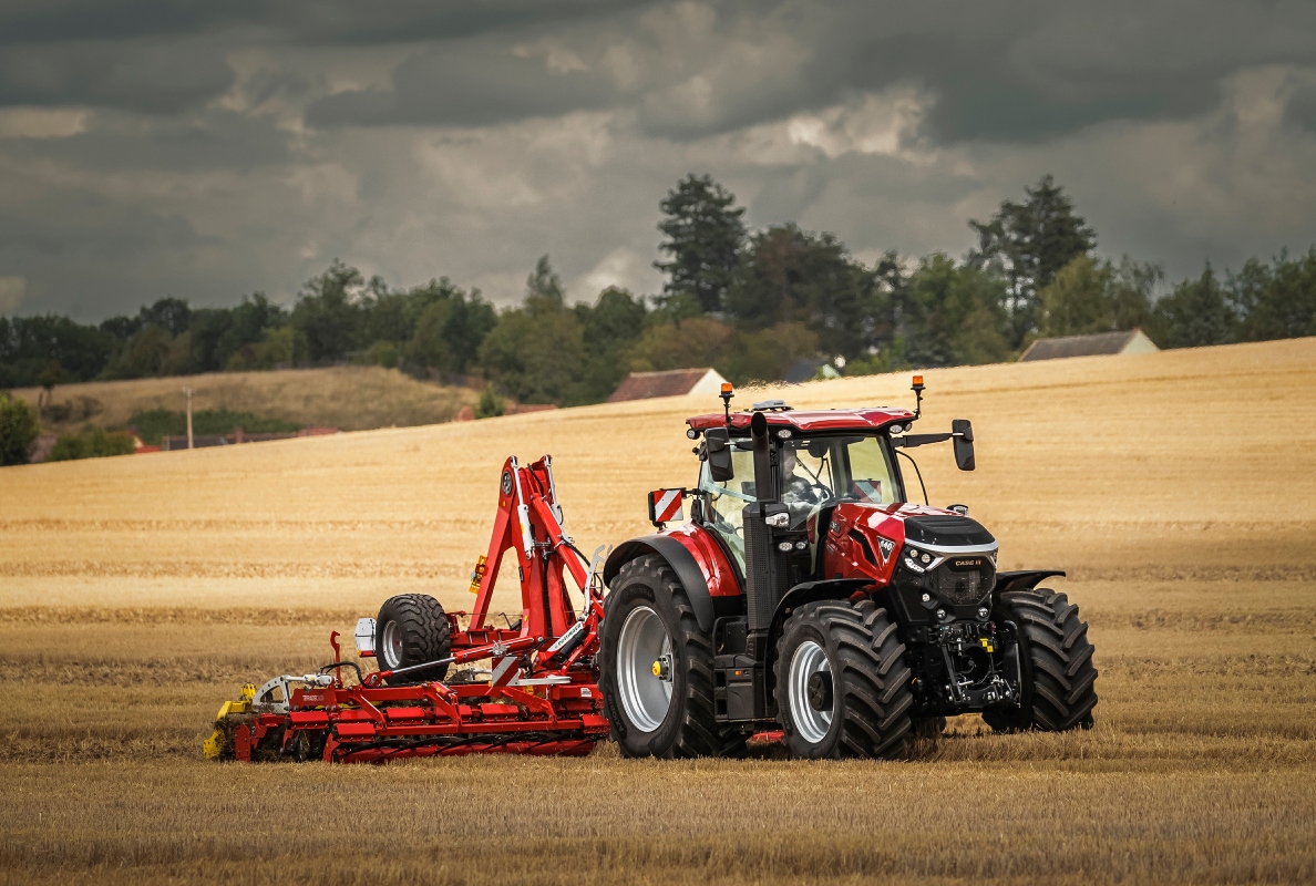 Case IH Optum 440 Recognized as Upper Medium Size Tractor in Farm Machine of the Year Awards