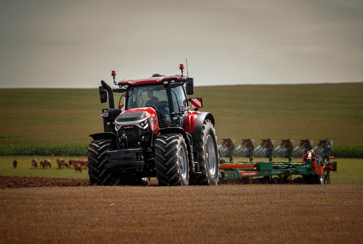Case IH Optum 440 Recognized as Upper Medium Size Tractor in Farm Machine of the Year Awards
