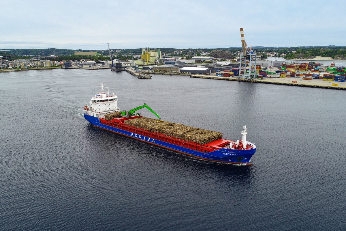 A durable, seawater-ressistant coating protects all components of the material handler from corrosion and ensures a long service life in harsh offshore conditions.