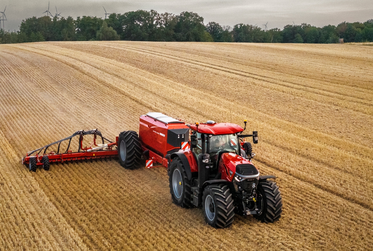 Case IH Optum 440 Recognized as Upper Medium Size Tractor in Farm Machine of the Year Awards