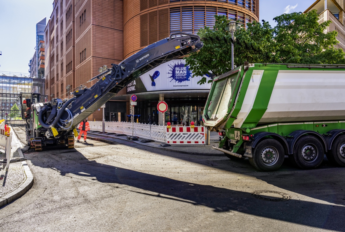The W 120 Fi unites maximum performance, versatility, manoeuvrability and low-vibration working with outstanding operating comfort.