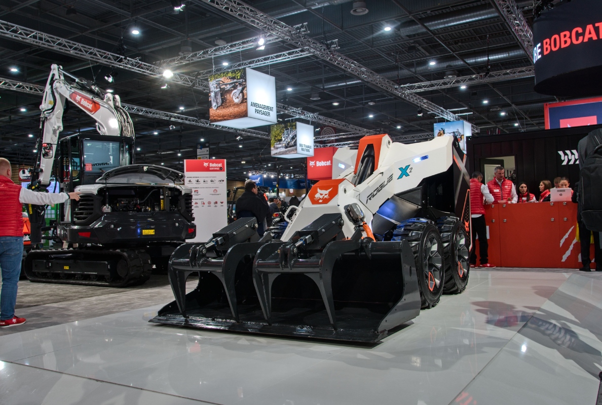 Bobcat debuts electric telehandler concept at INTERMAT 2024, proving sustainability and performance can go hand in hand