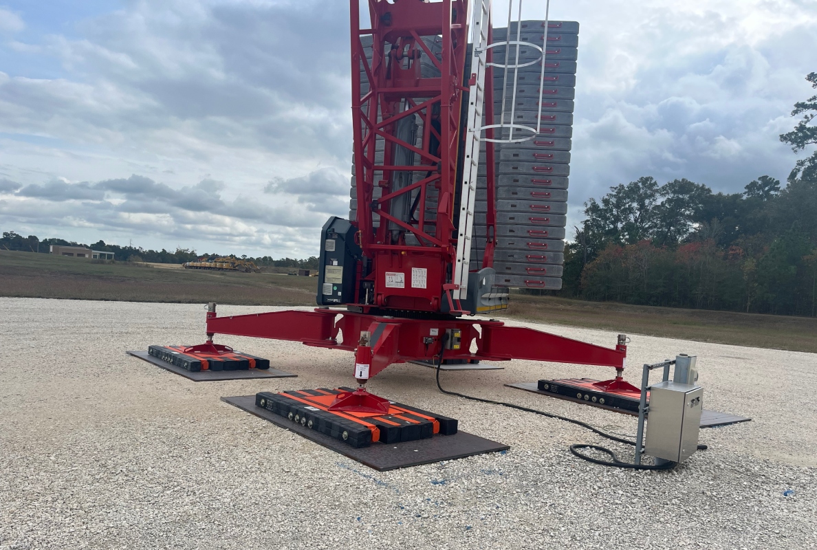 IUOE Sets Up New Self-Erecting Tower Crane at Training Center on DICA EcoMax Crane Pads