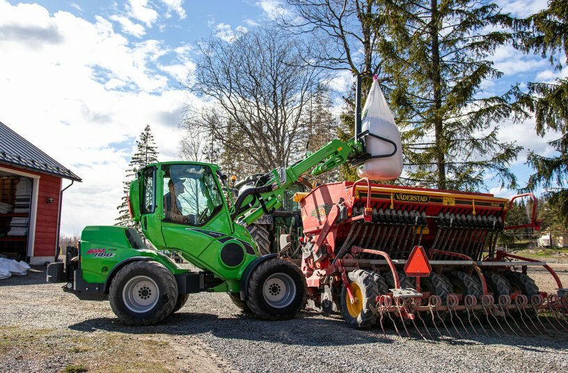 Compact powerhouses for agriculture and stable work
