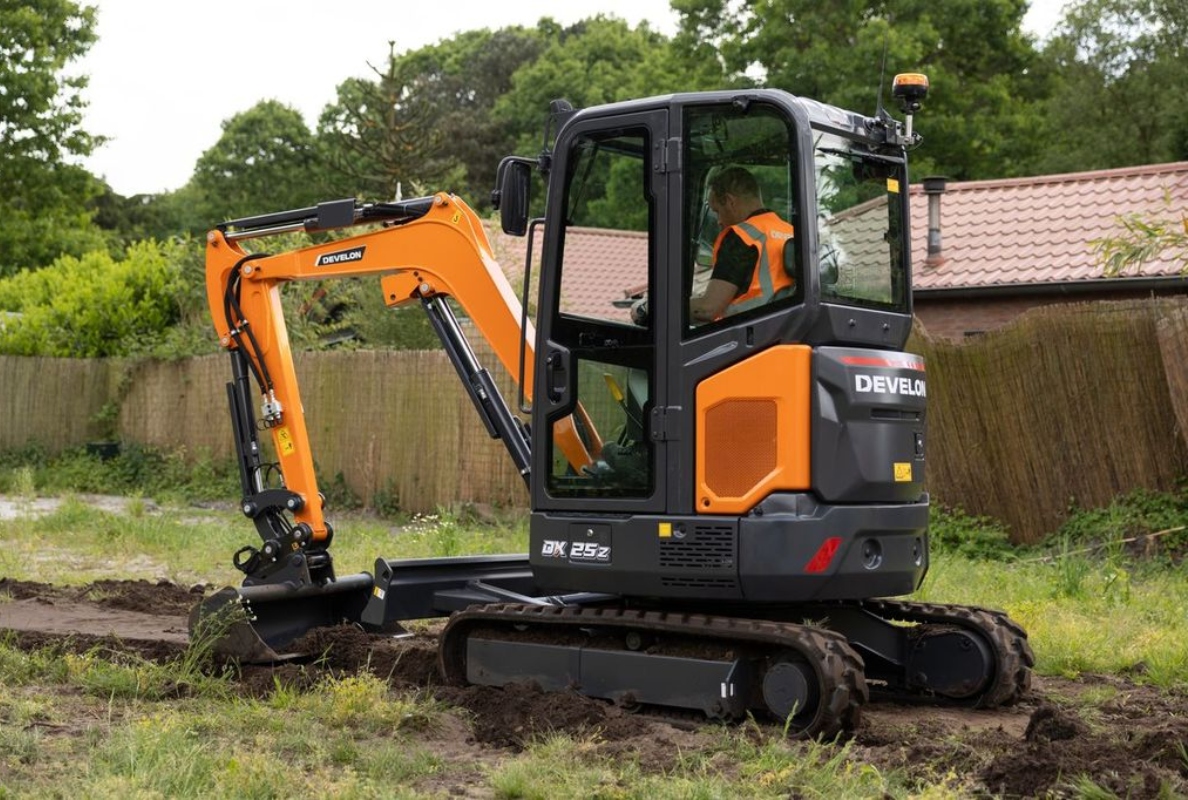 Develon DX25Z-7