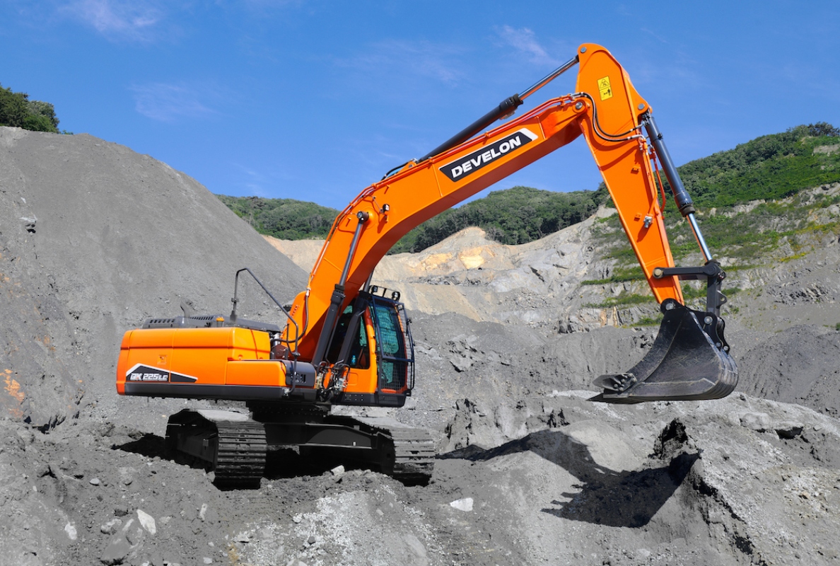 DEVELON DX225LC-7M