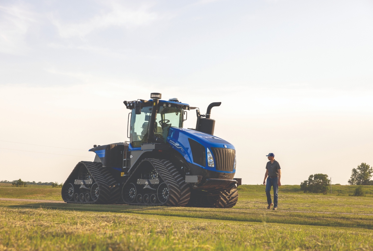 New Holland T9 SmartTrax with PLM Intelligence