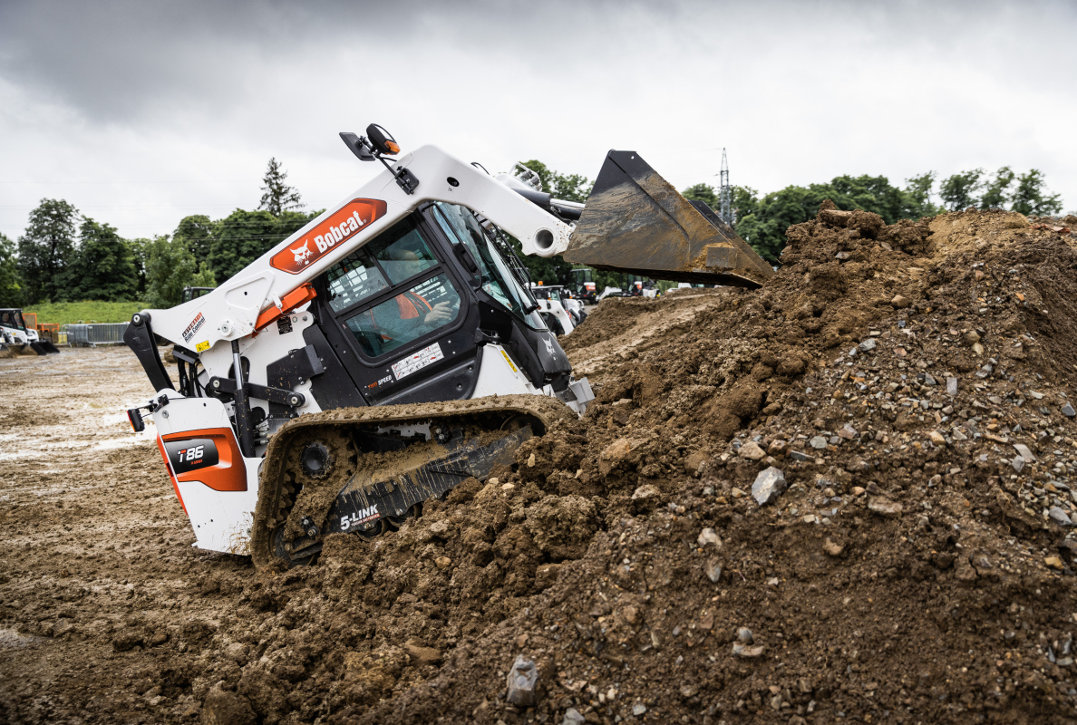 Bobcat T86 loader