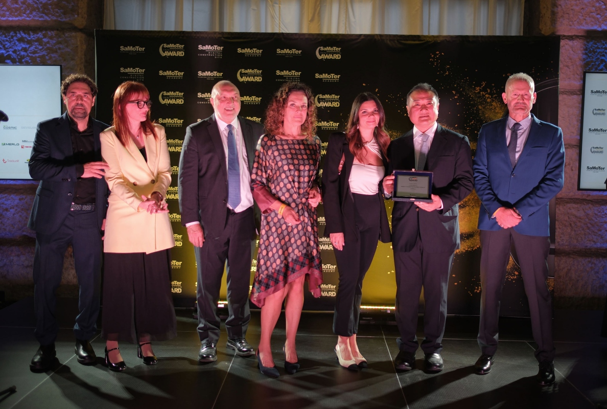 Technical Mention Awarded to KOBELCO Construction Machinery Europe in the Hydraulic Excavators category for SK165SRLC