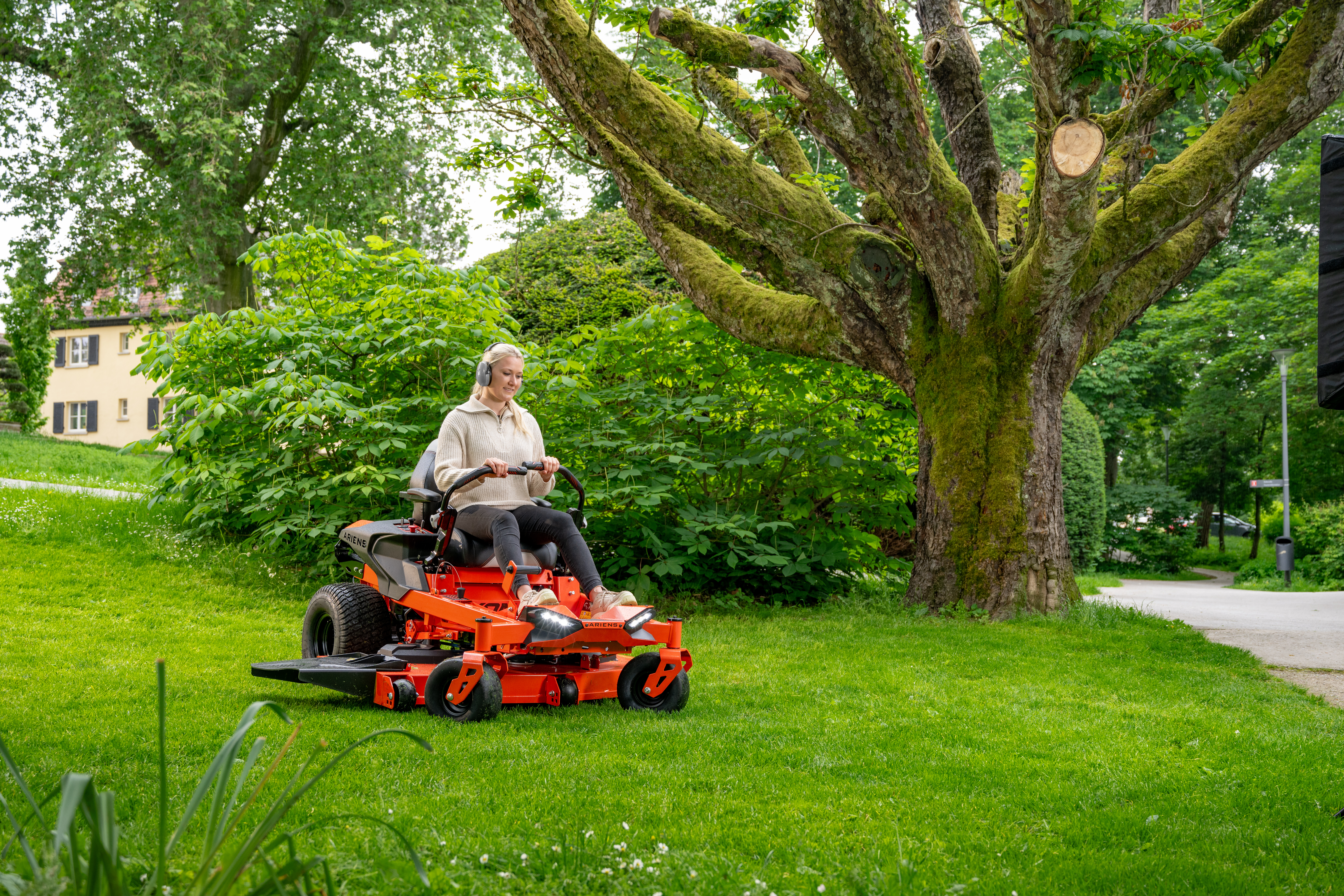 The new Ariens Ikon zero-turn mower: Magnificent. The sum of its details
