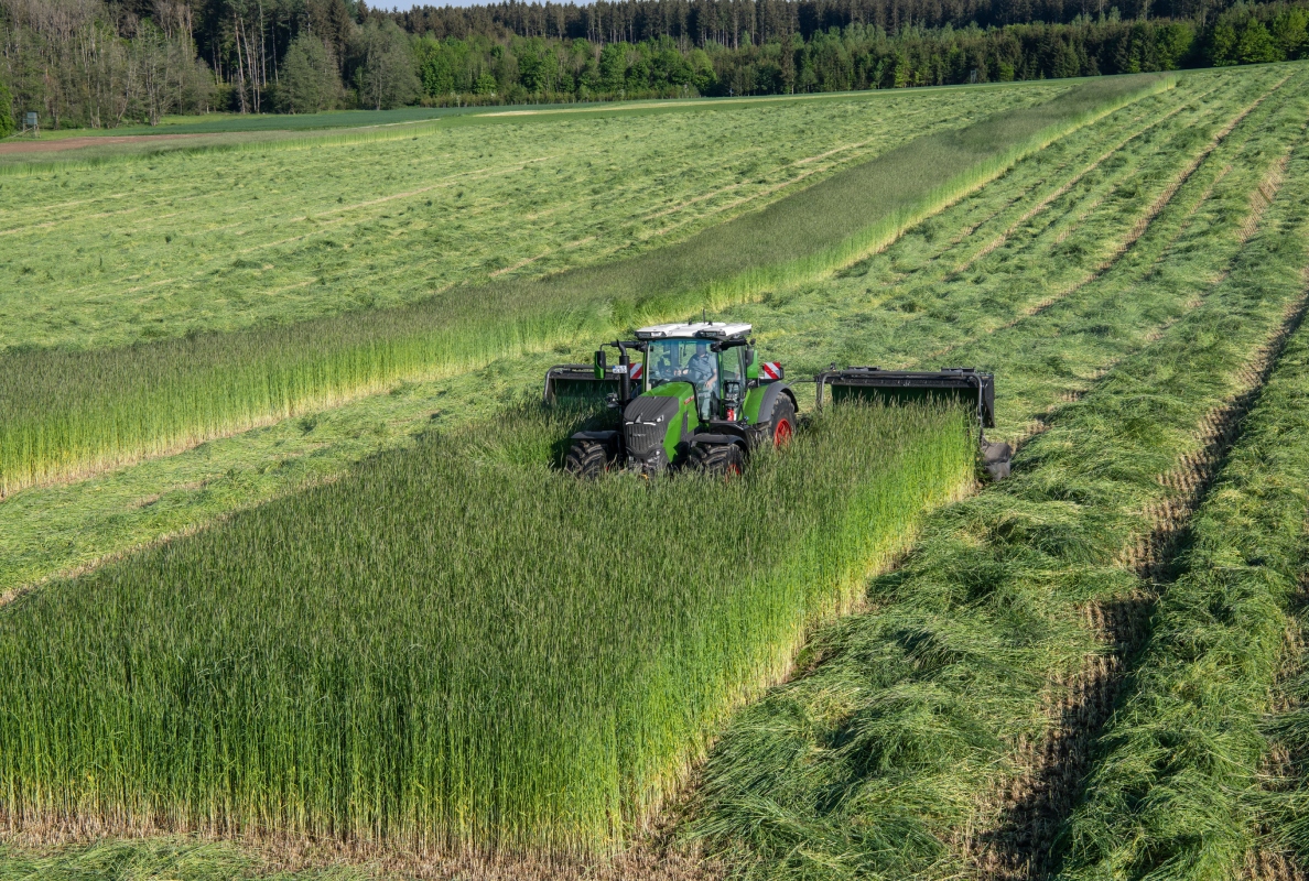 Makes the working day a pleasure. Fendt 800 Vario