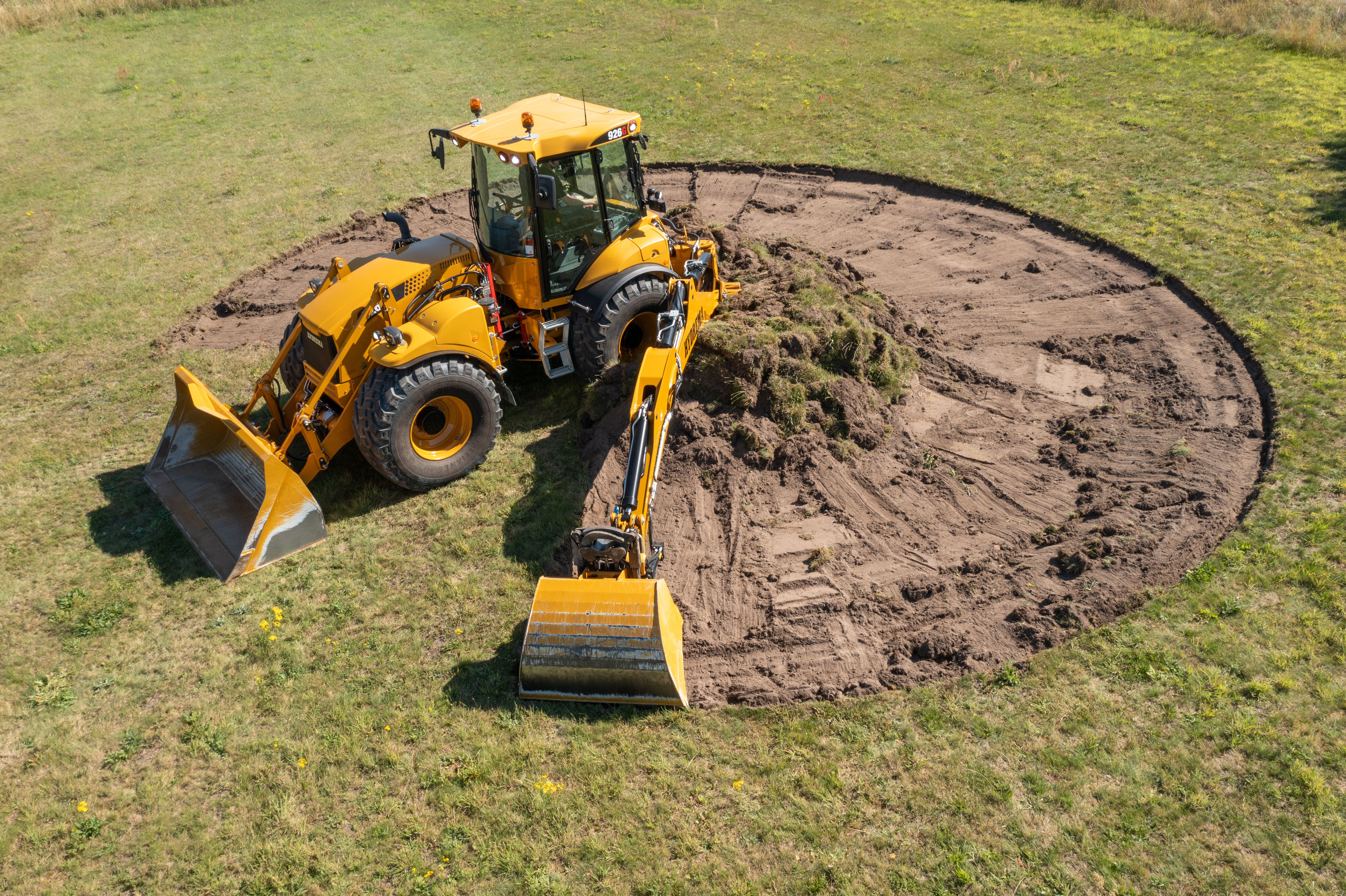 The HYDREMA multi-purpose loader is also a universal working machine.