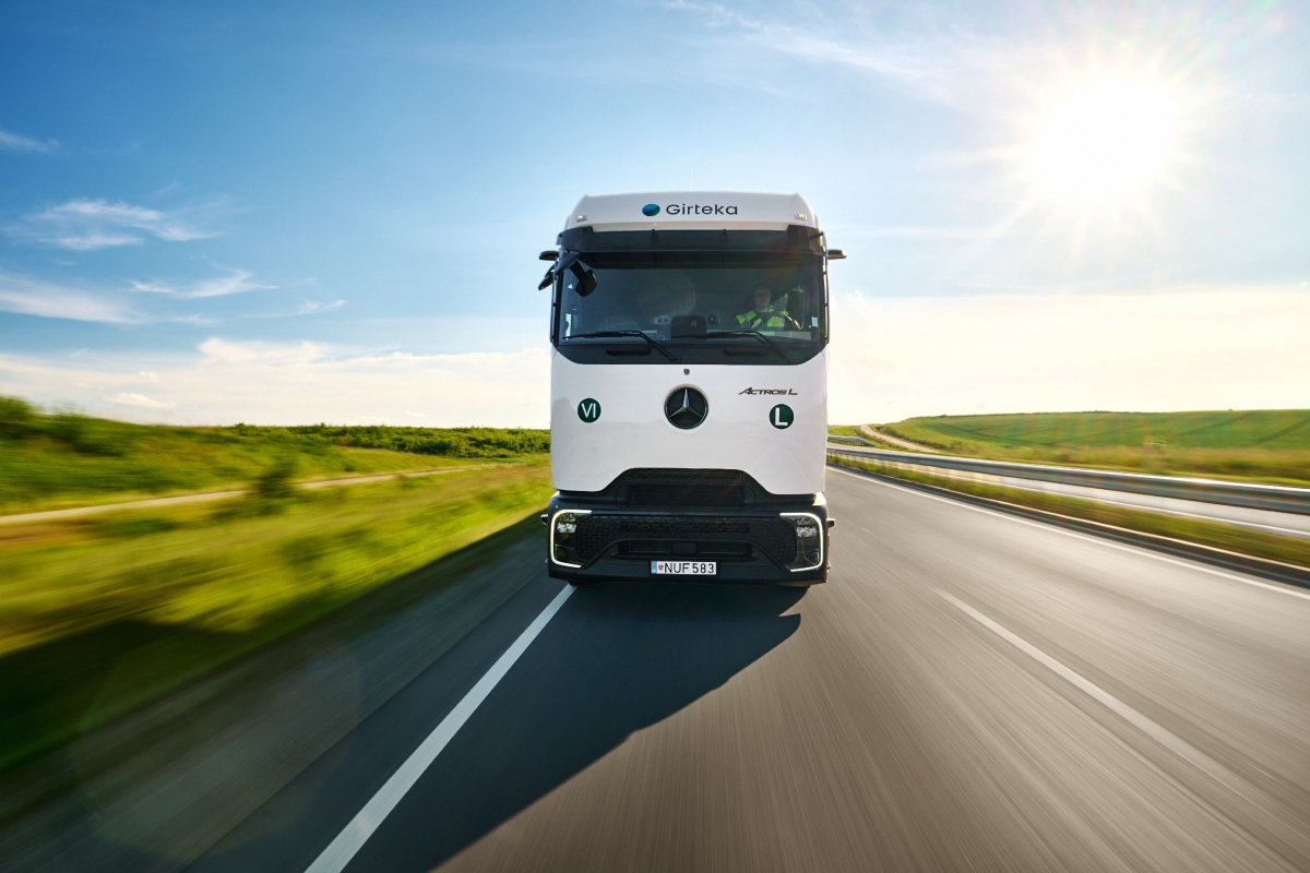 Mercedes-Benz Trucks and Girteka Agree on Delivery of 900 New Actros L ProCabin Trucks