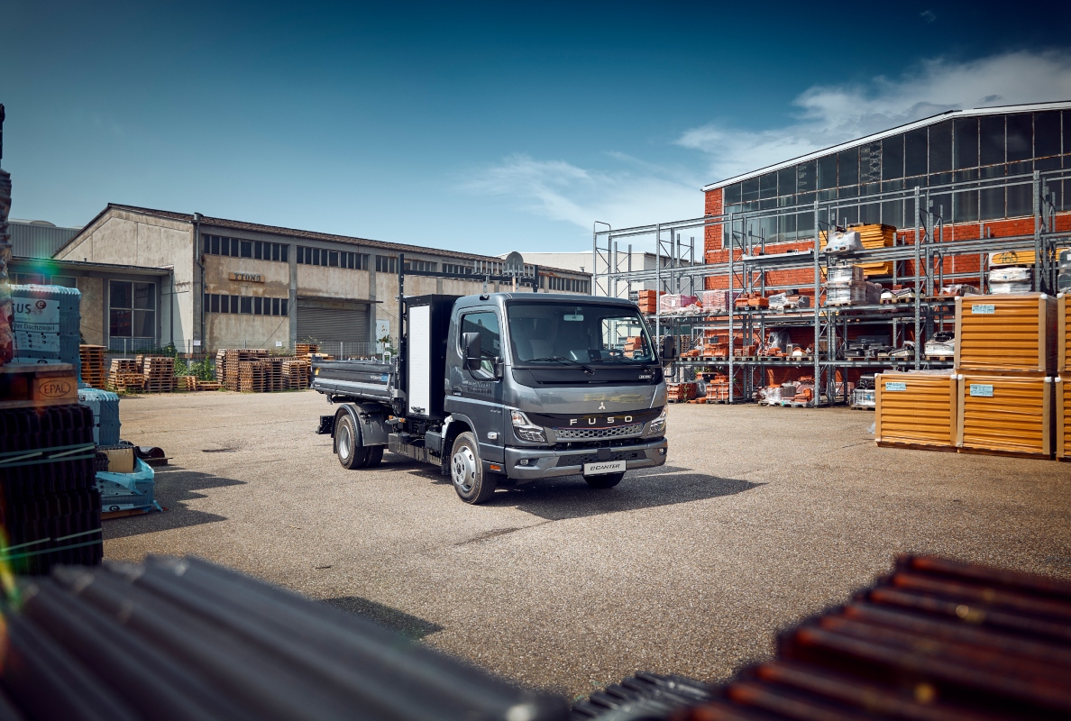 FUSO Next Generation eCanter with 3-Way-Tipper