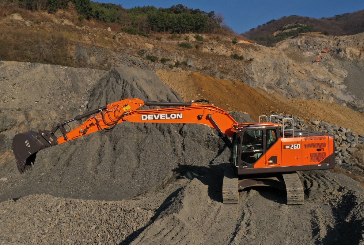 Develon DX260LC-9