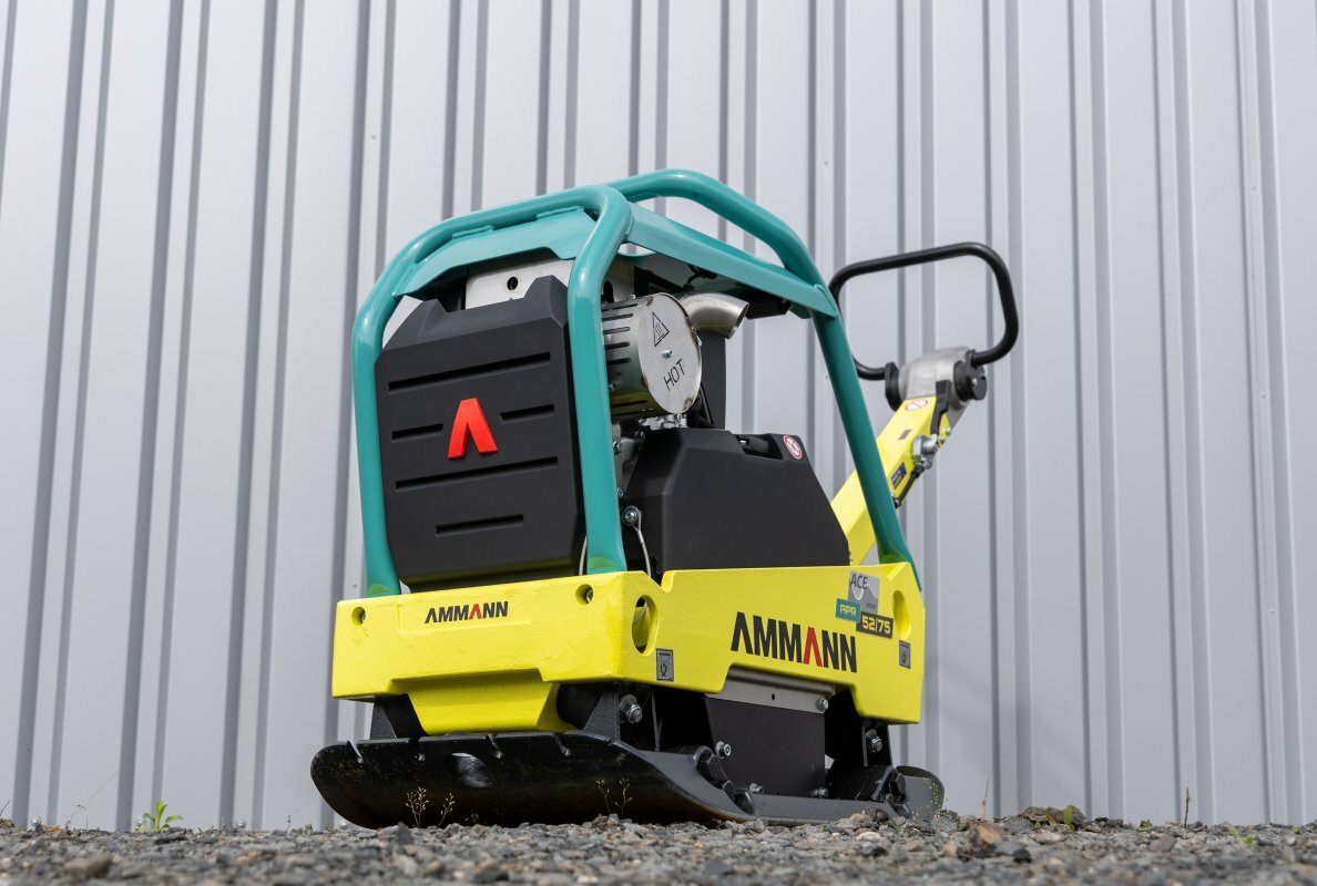 The new APR 52/75 impresses with its open design making the reversible vibratory plate lighter and more functional.