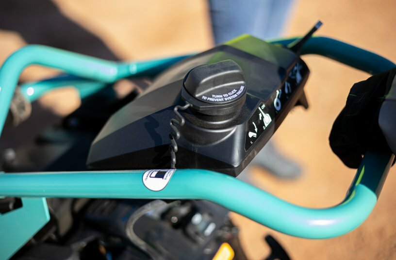 The robust Honda GXR120 petrol engine delivers 2.7 kW of power, while the additional loss‑prevention feature on the fuel cap underlines the well‑thought‑out overall design of the ATR 59.