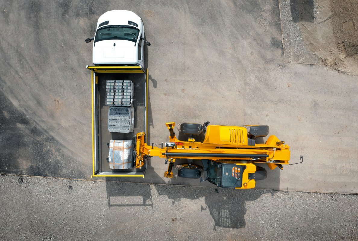JCB debuts AI technology