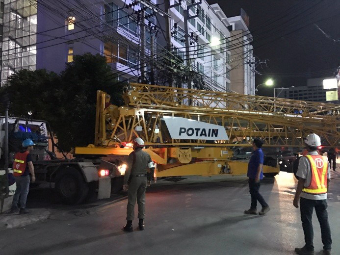 Building up Bangkok with Potain self-erecting cranes