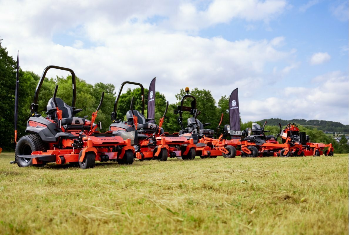 The AriensCo teams brought products from the entire product range with them. The focus was on the new AS 990 Tahr RC and the Ariens Summit Pro series.