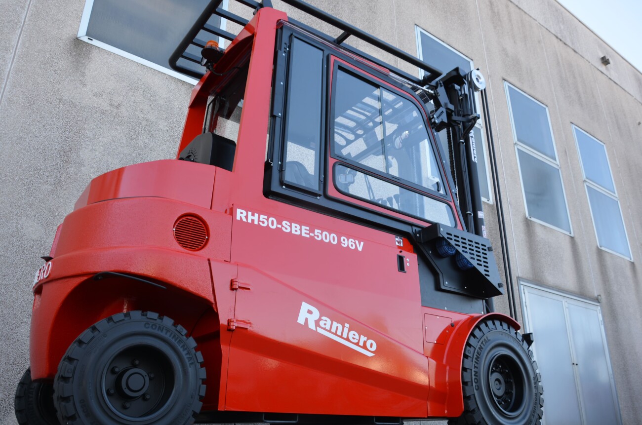 The new RH forklift configuration for the recycling sector