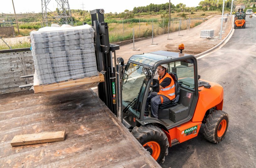 AUSA C251H rough terrain forklift
