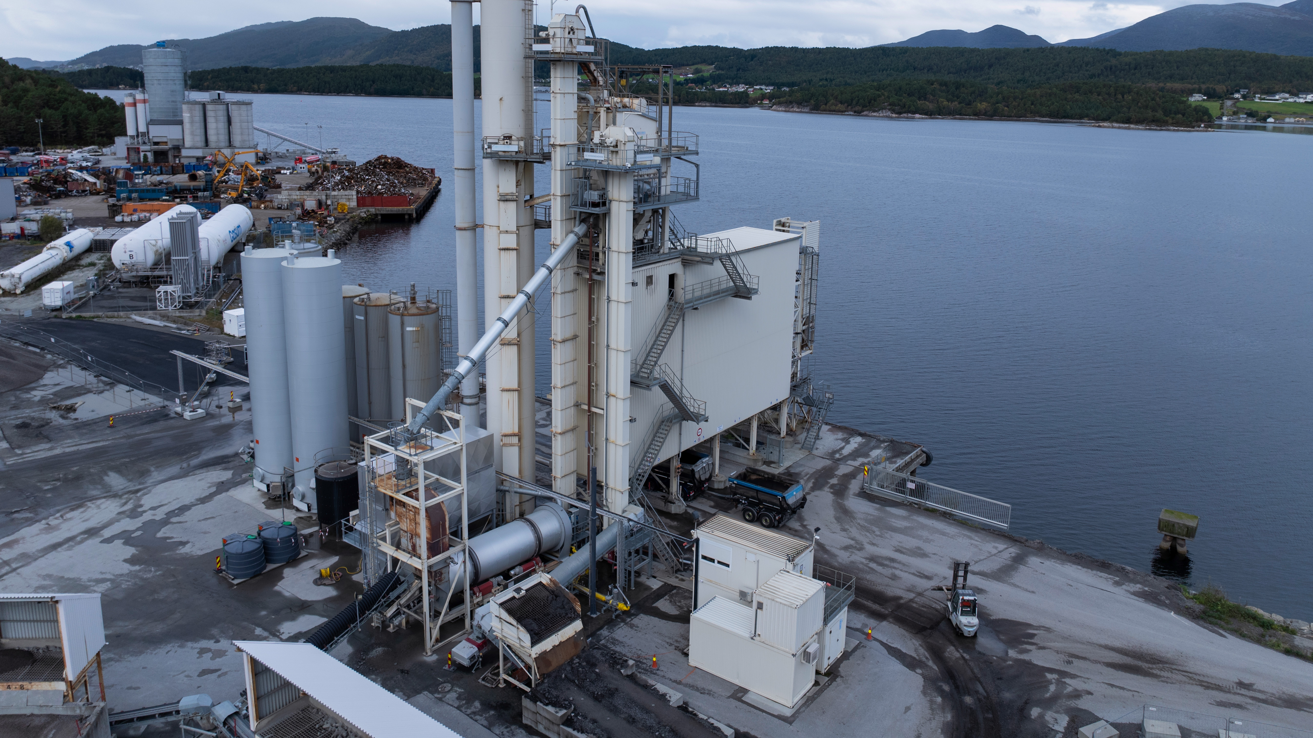 Veidekke’s Ålesund asphalt mixing plant with a MULTI JET burner has been in production since October 2023.