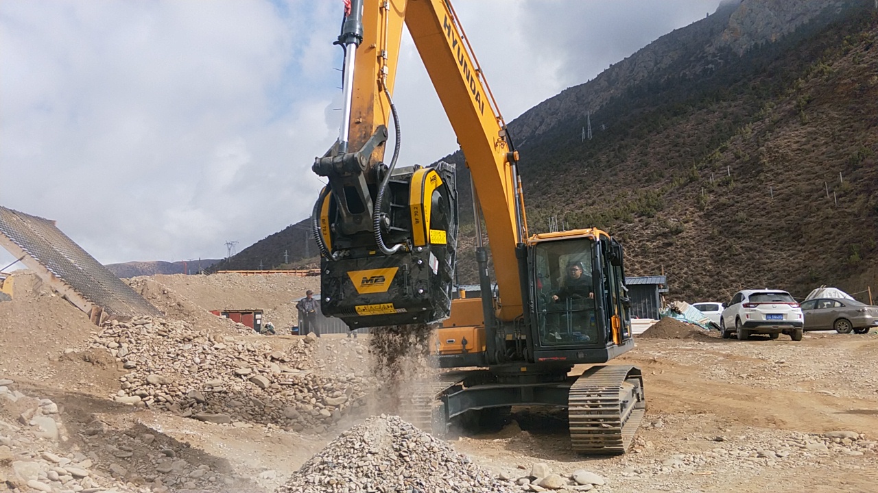 BF70.2 / Hyundai 225, Tibet Recycling Granite