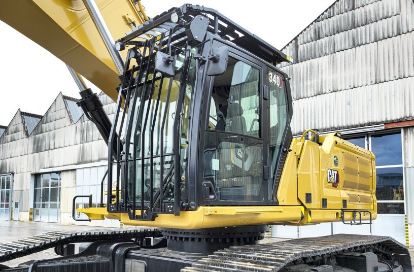 The Cat 340 UHD demolition excavator