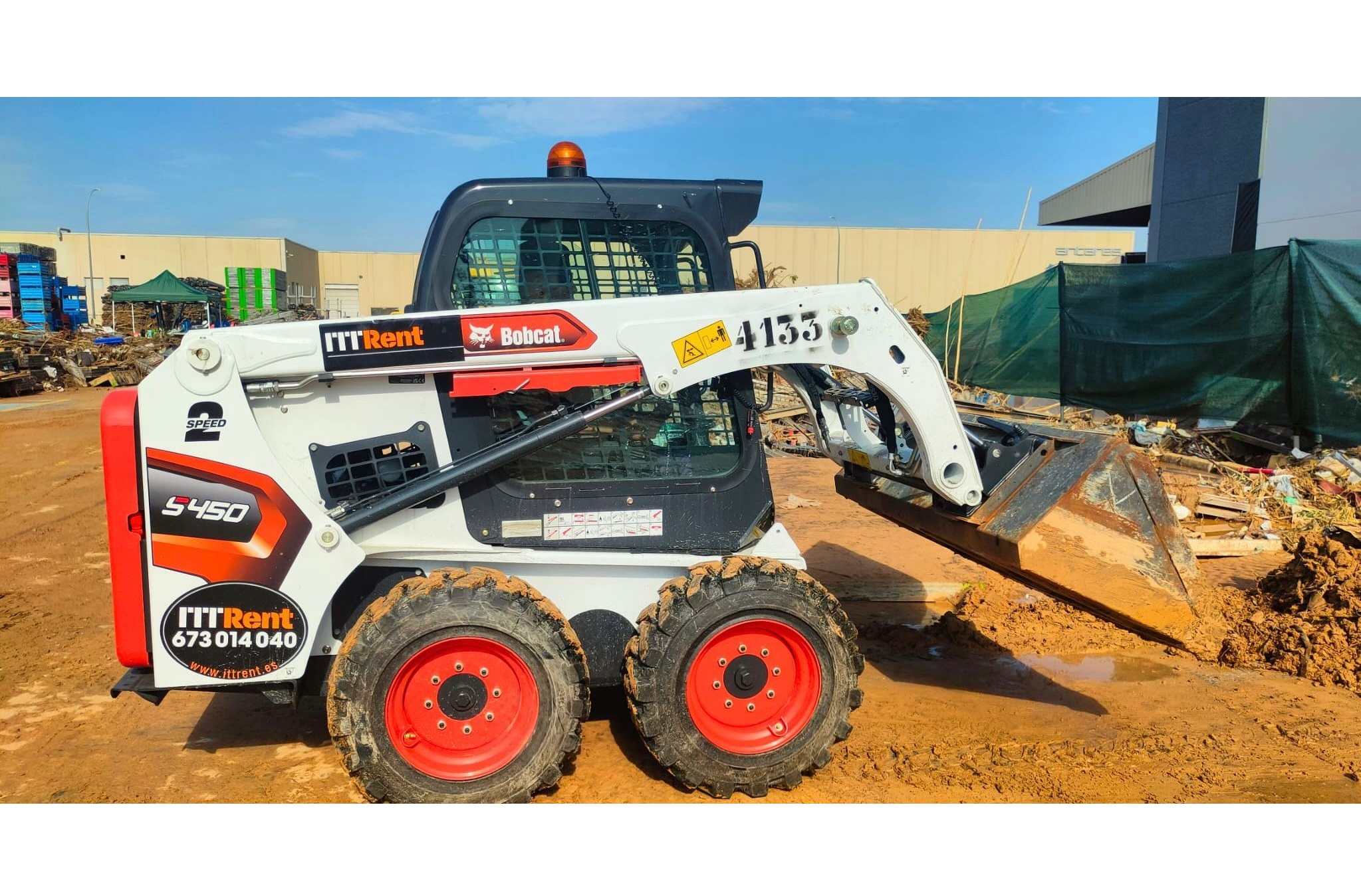 Bobcat Dealers Show Solidarity with Valencia
