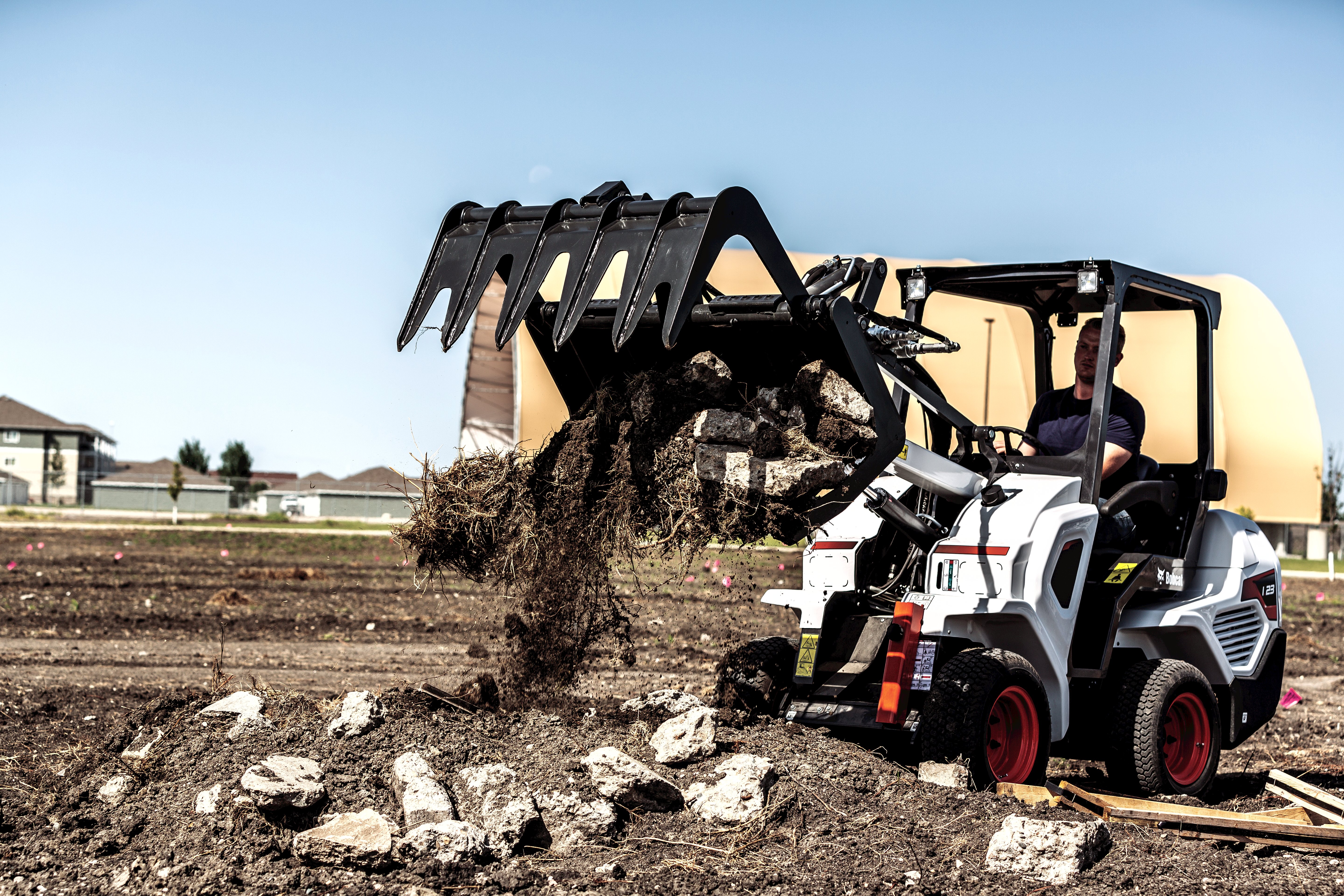 Bobcat Small articulated loader L23