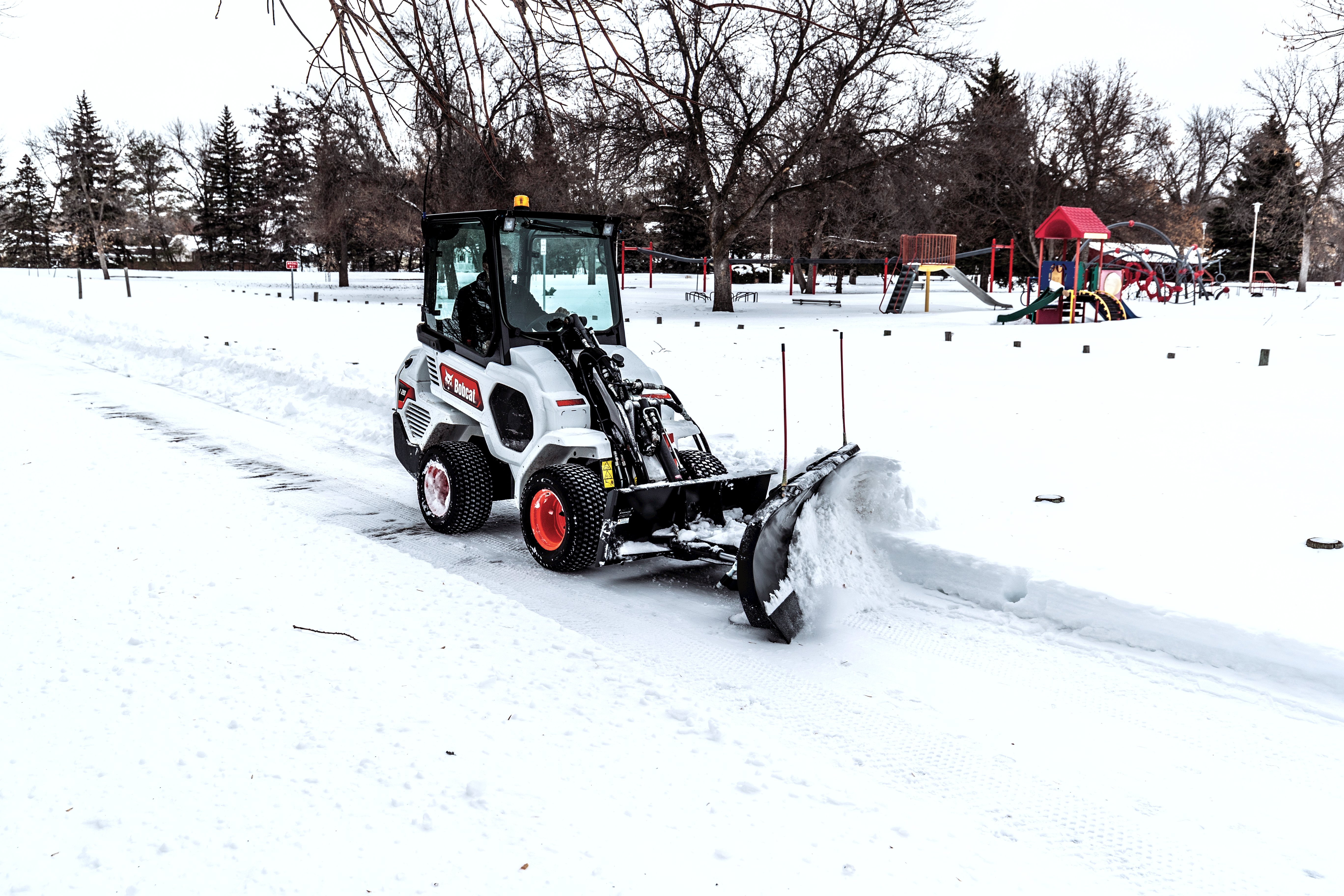 Bobcat Small articulated loader L28