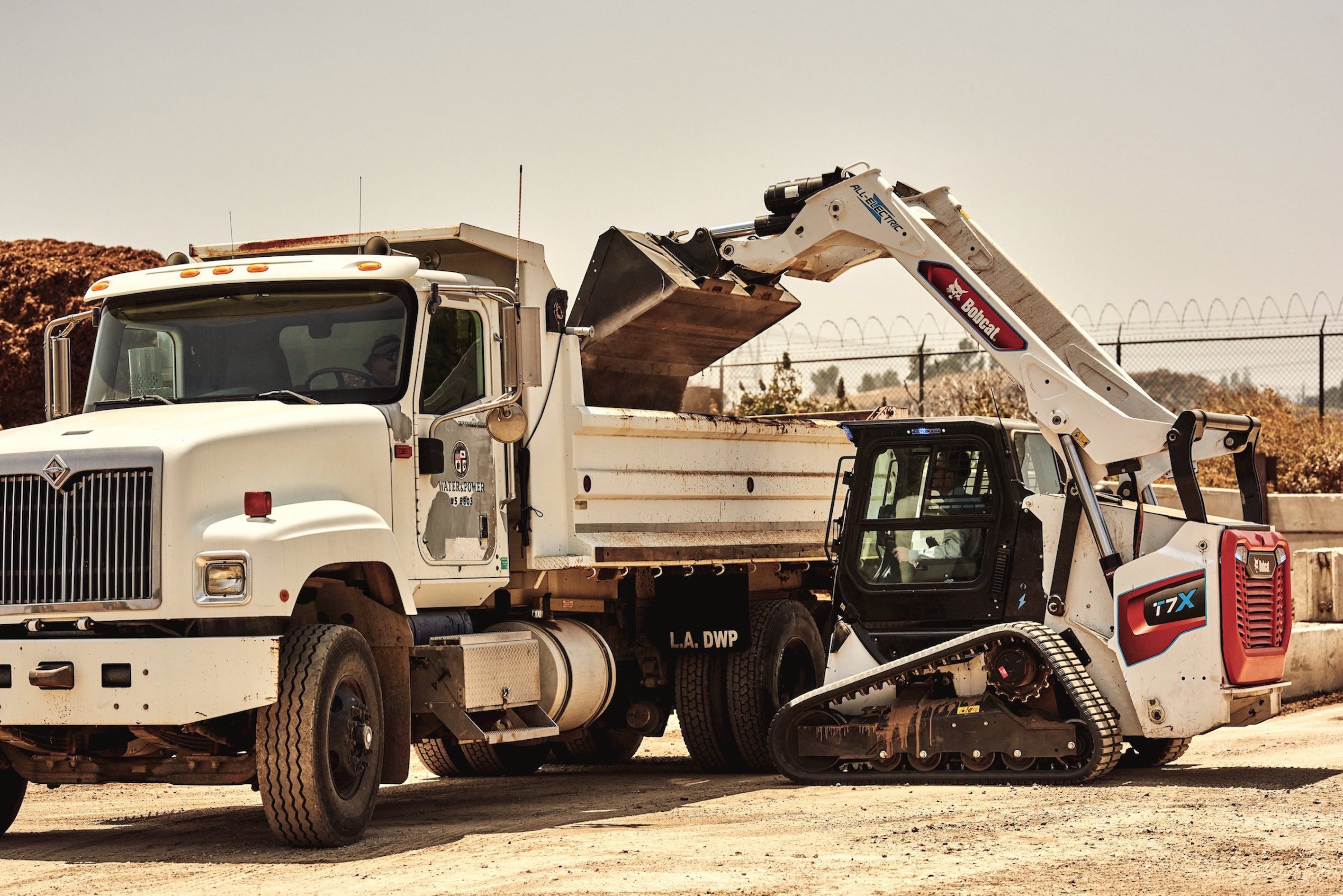 Bobcat T7X bucket