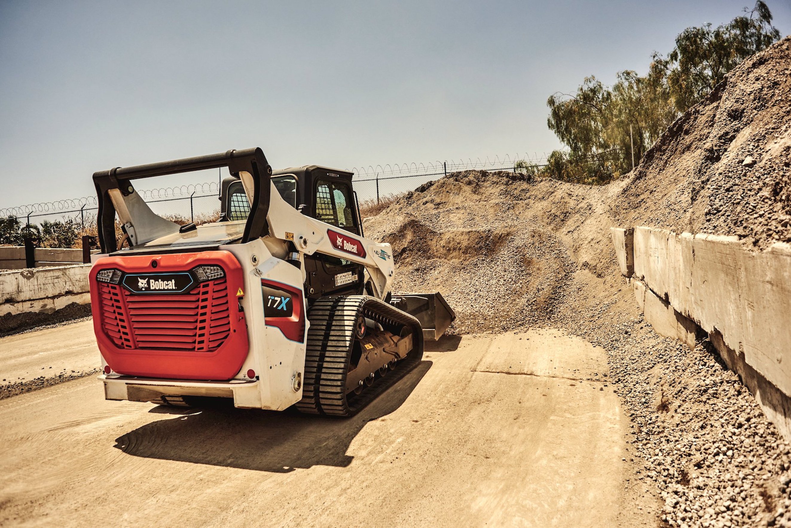 Bobcat T7X bucket