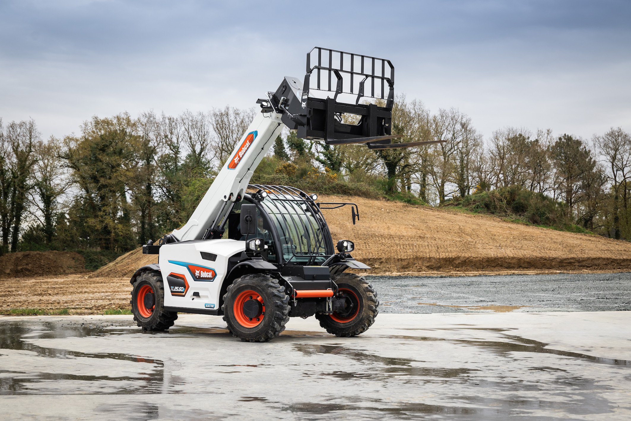 Bobcat TL25.60e Electric Telehandler Concept